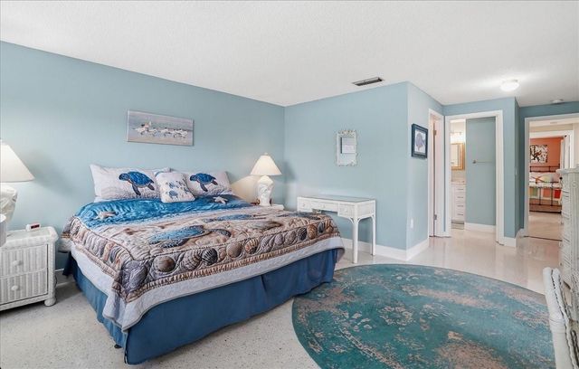 204 84TH STREET, Holmes Beach, FL 34217