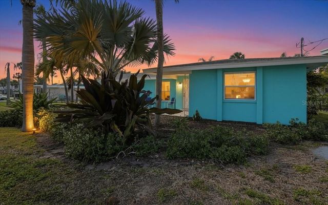 204 84TH STREET, Holmes Beach, FL 34217