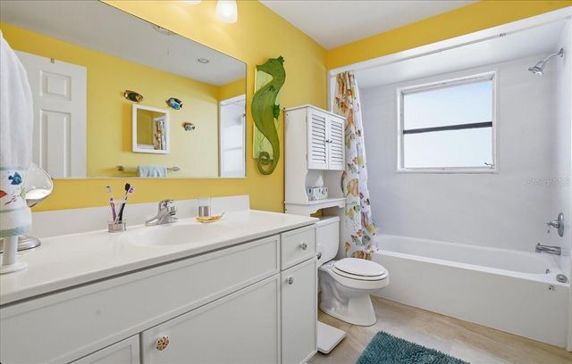 204 84TH STREET, Holmes Beach, FL 34217