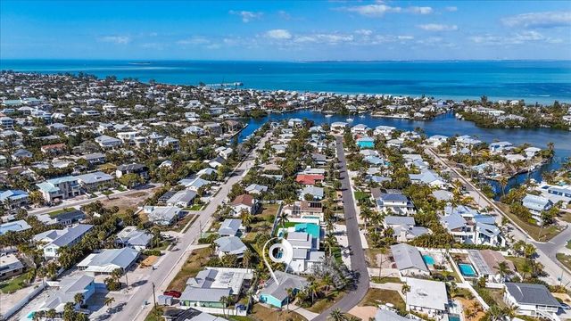 204 84TH STREET, Holmes Beach, FL 34217