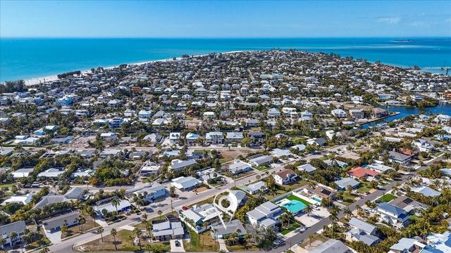 204 84TH STREET, Holmes Beach, FL 34217