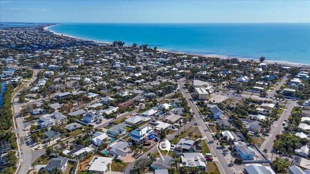 204 84TH STREET, Holmes Beach, FL 34217