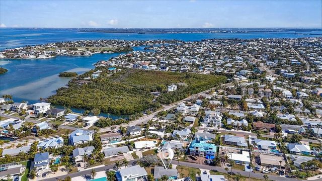 204 84TH STREET, Holmes Beach, FL 34217