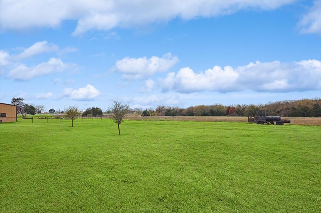 109 Cruise Town Drive, Boyd, TX 76082