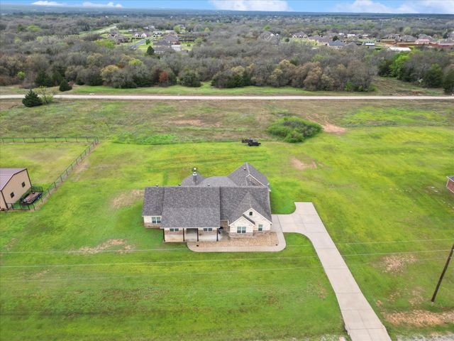 109 Cruise Town Drive, Boyd, TX 76082