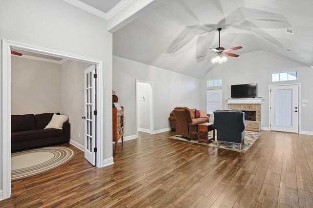 109 Cruise Town Drive, Boyd, TX 76082