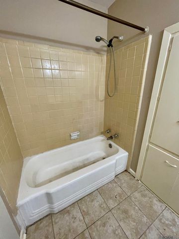6641 Glen Oaks Dr, Baton Rouge, LA 70812