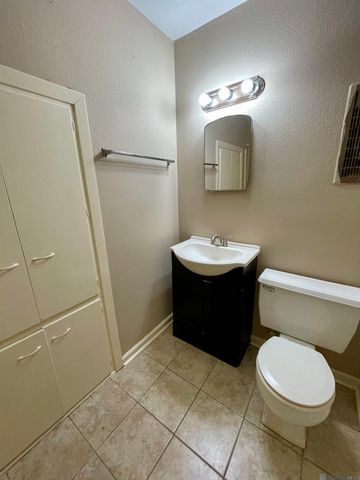 6641 Glen Oaks Dr, Baton Rouge, LA 70812