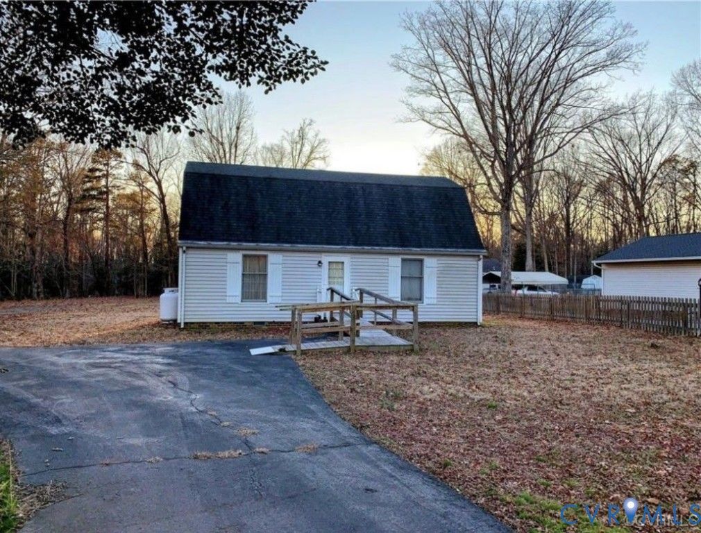 7281 Colts Neck Rd, Hanover, VA 23111