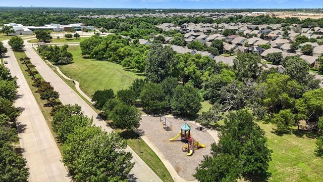 8808 Deadwood Lane, Aubrey, TX 76227