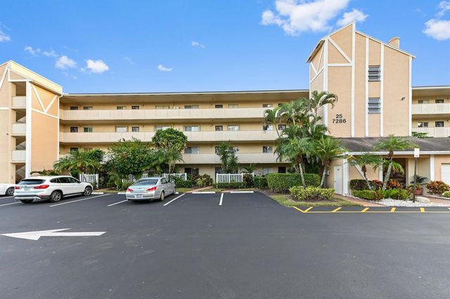 7286 Huntington Lane 402, Delray Beach, FL 33446