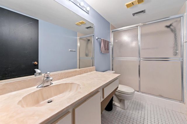 7286 Huntington Lane 402, Delray Beach, FL 33446