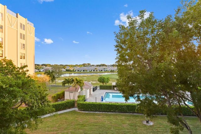 7286 Huntington Lane 402, Delray Beach, FL 33446