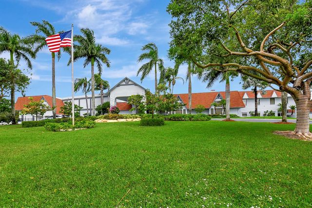 7286 Huntington Lane 402, Delray Beach, FL 33446