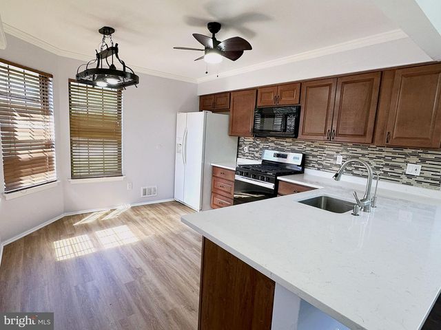 142 TYNEMOUTH CT, Robbinsville, NJ 08691