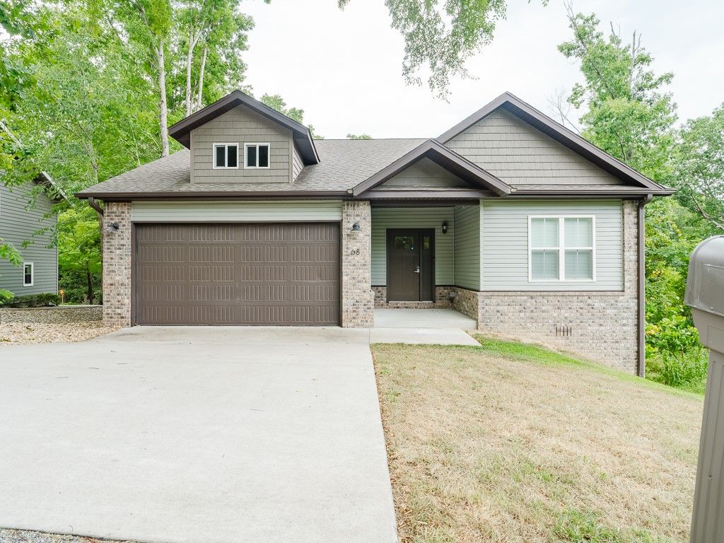 68 Elizabeth Drive, Bella Vista, AR 72715