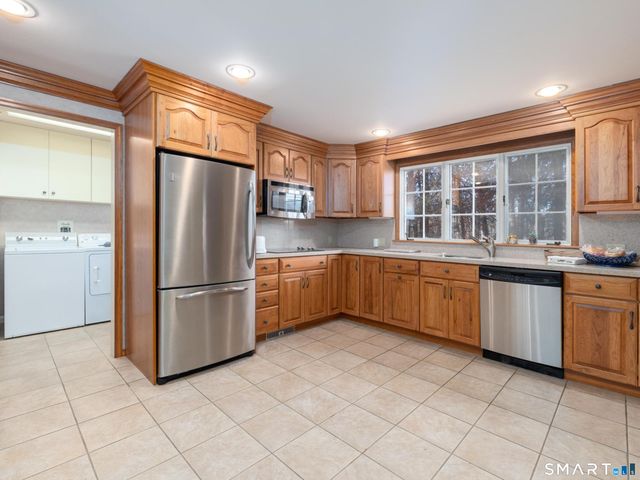 117 Crest Road, Middlebury, CT 06762