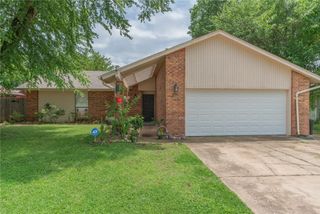 1812 Oakhollow Drive, Norman, OK 73071