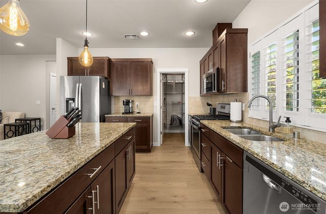 17905 8th Place W, Lynnwood, WA 98037