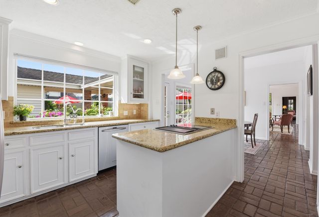 16310 Craighurst Drive, Houston, TX 77059