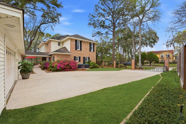 16310 Craighurst Drive, Houston, TX 77059