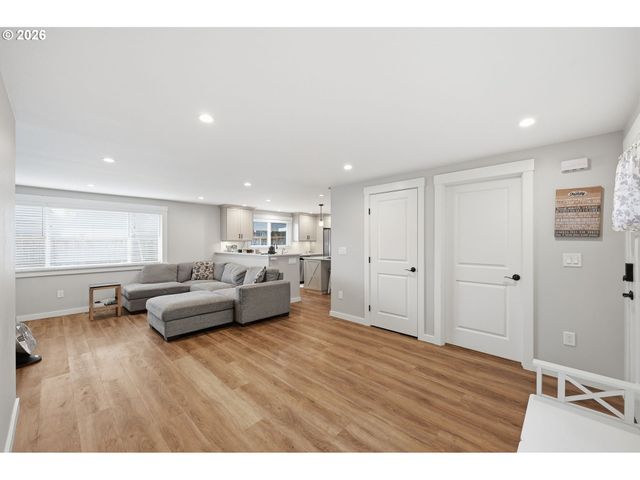 1440 Amberland Ave, Eugene, OR 97401