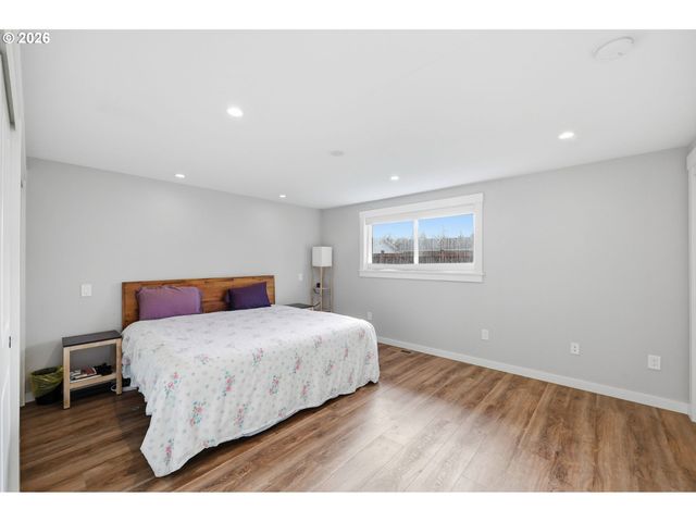 1440 Amberland Ave, Eugene, OR 97401