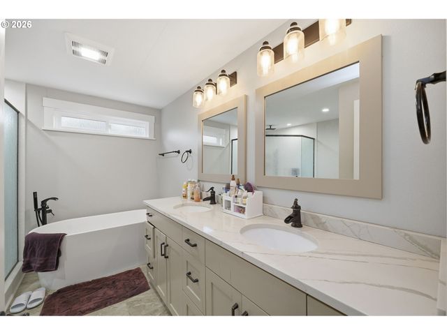 1440 Amberland Ave, Eugene, OR 97401