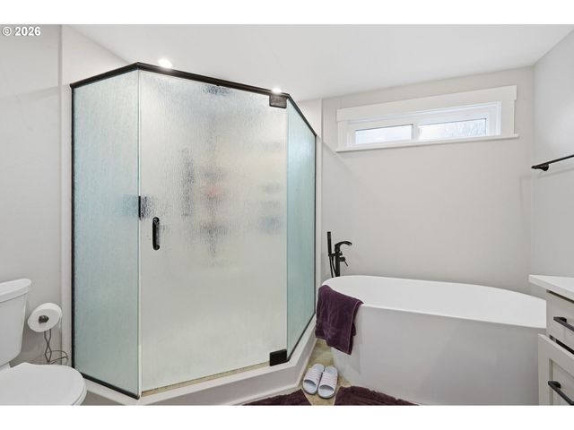 1440 Amberland Ave, Eugene, OR 97401