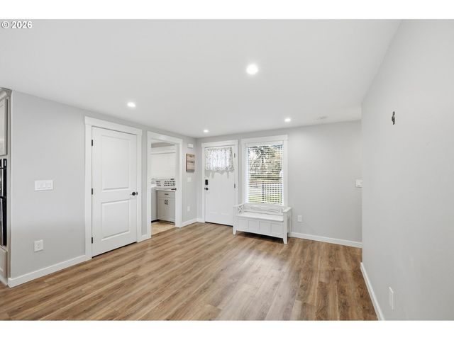 1440 Amberland Ave, Eugene, OR 97401