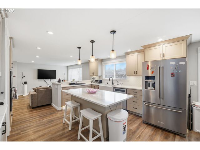 1440 Amberland Ave, Eugene, OR 97401