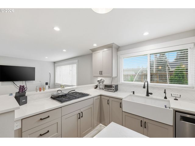 1440 Amberland Ave, Eugene, OR 97401