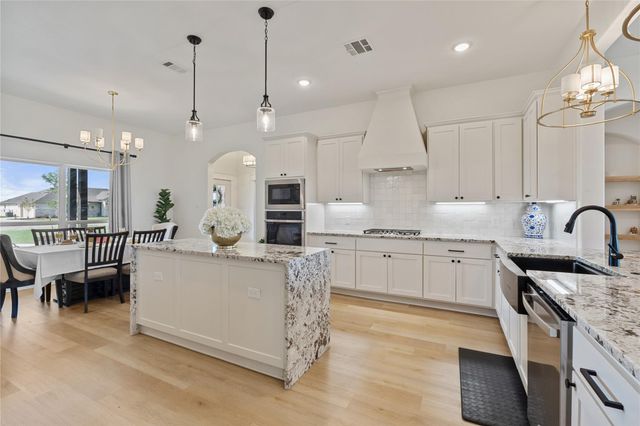 942 Inka RD, Salado, TX 76571