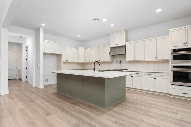 4511 Iron Creek Court, Friant, CA 93626