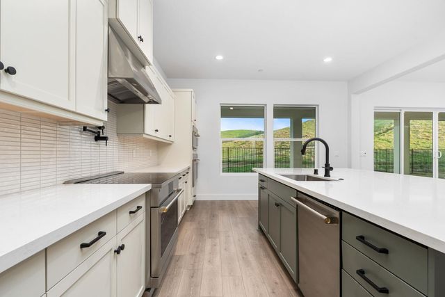 4511 Iron Creek Court, Friant, CA 93626