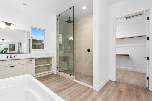 4511 Iron Creek Court, Friant, CA 93626