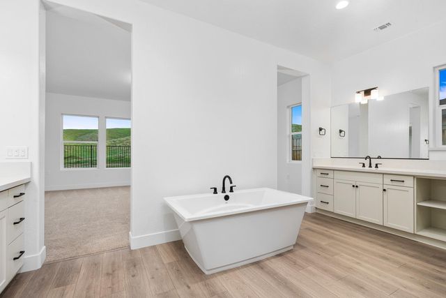 4511 Iron Creek Court, Friant, CA 93626