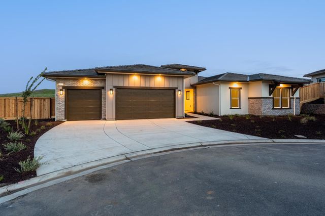 4511 Iron Creek Court, Friant, CA 93626