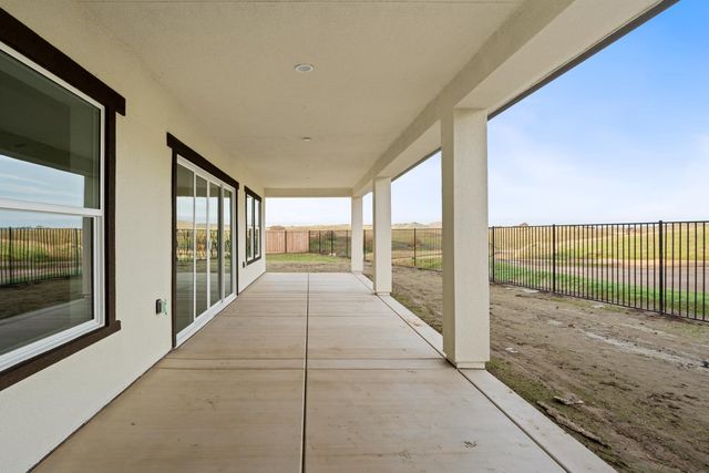 4511 Iron Creek Court, Friant, CA 93626