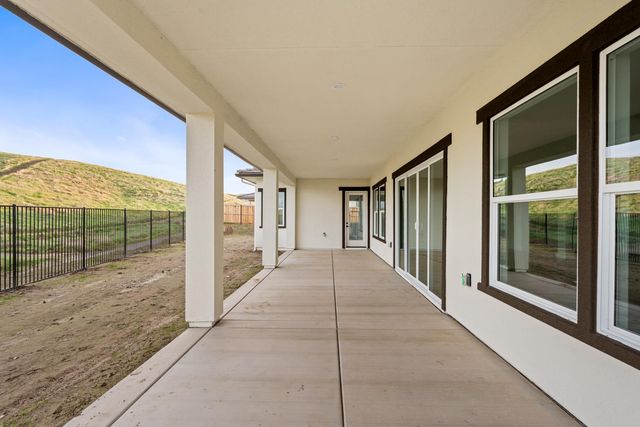 4511 Iron Creek Court, Friant, CA 93626