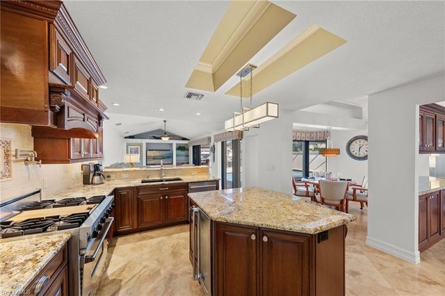 1939 Palaco Grande PKWY, Cape Coral, FL 33904