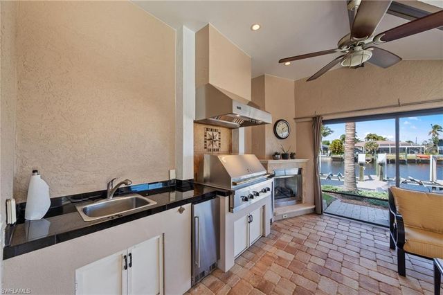 1939 Palaco Grande PKWY, Cape Coral, FL 33904