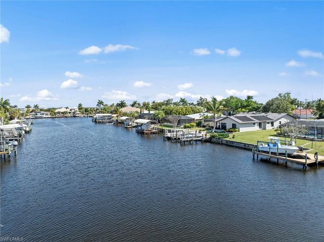 1939 Palaco Grande PKWY, Cape Coral, FL 33904