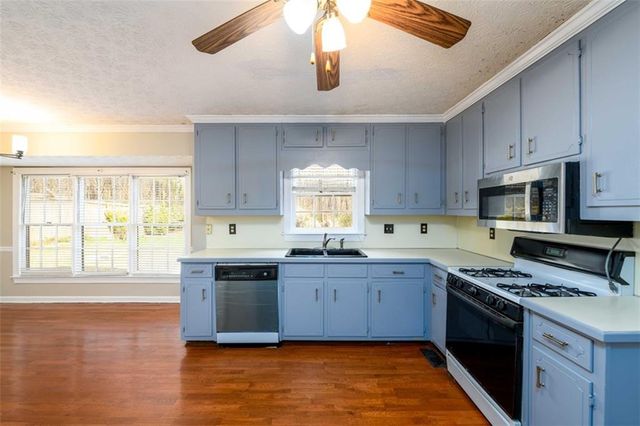 6420 Phillips Place, Lithonia, GA 30058