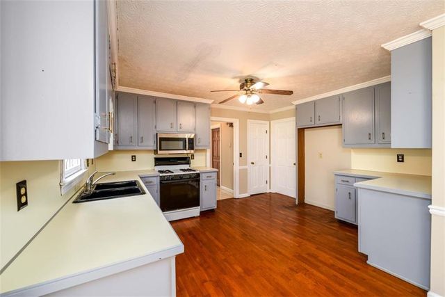 6420 Phillips Place, Lithonia, GA 30058