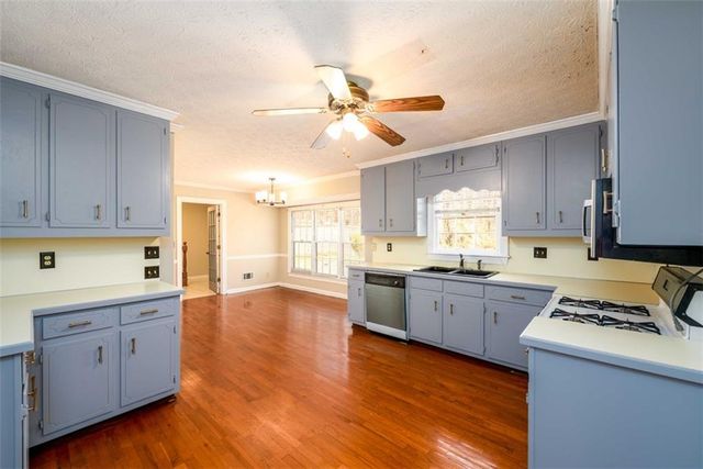 6420 Phillips Place, Lithonia, GA 30058