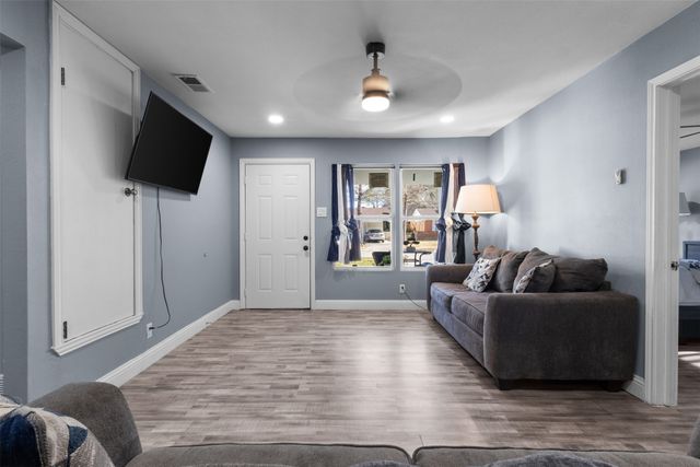 1515 Buena Vista Street, Mesquite, TX 75149