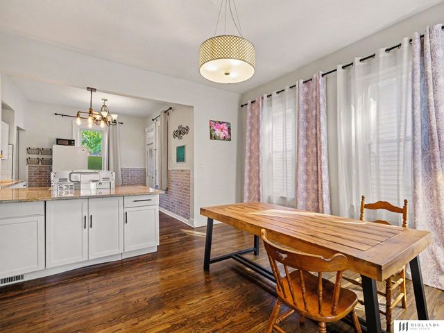 107 Stanford Circle, Omaha, NE 68108