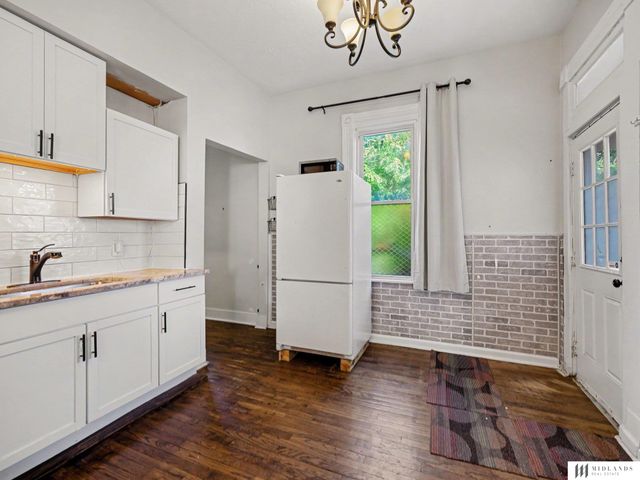 107 Stanford Circle, Omaha, NE 68108