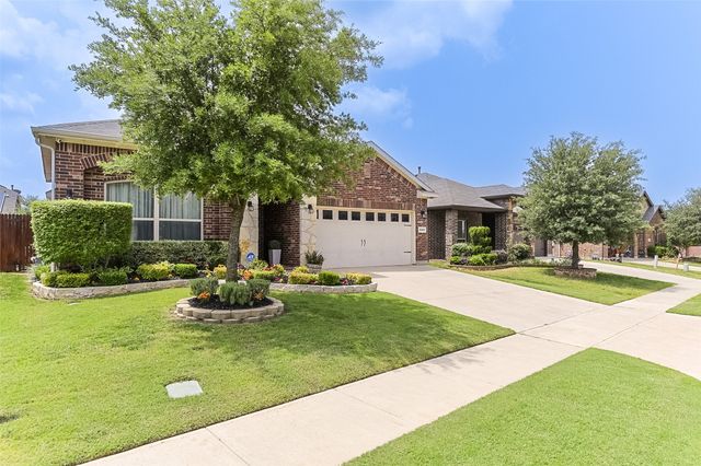 5202 Walsh Drive, Arlington, TX 76001